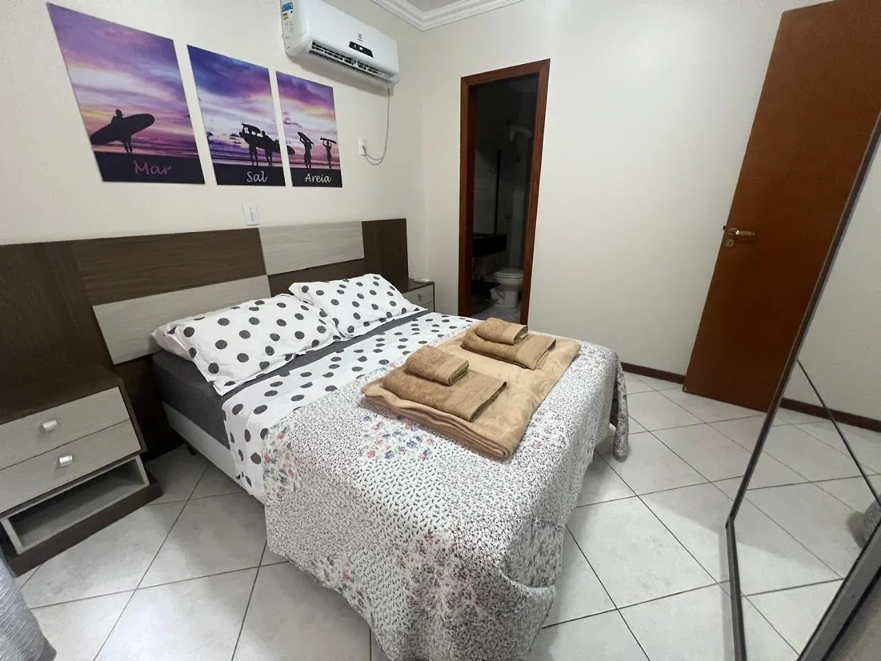Апартаменты Apartamento Lindo E Confortavel A 80 Mt Da Praia De Bombas Бомбиньяс